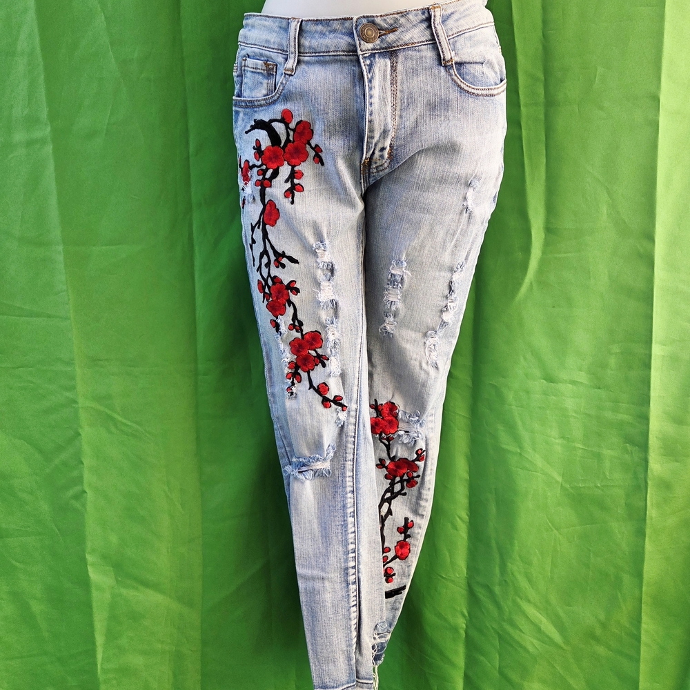 Machine Brand Embroidered Floral Denim Jeans Size 31